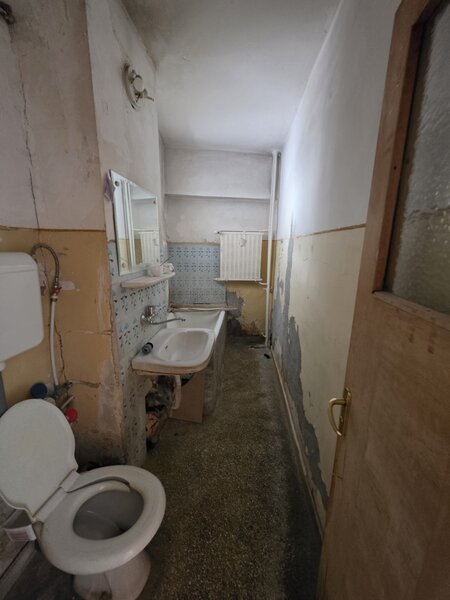 Calea Giulesti, chiar vav stadion, stradal, vedere fata, bloc 1989, 77 mp