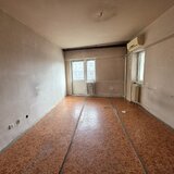 Calea Giulesti, chiar vav stadion, stradal, vedere fata, bloc 1989, 77 mp